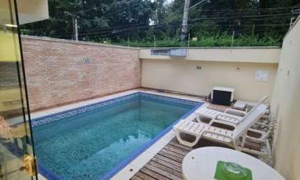 Casa Térrea, 4 dorms, 2 suítes,  lareira, 3 salas, Churrasqueira, Piscina, Quintal - FL22