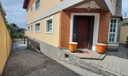 Vendo Sobrado, Próximo ao Metrô Vila Sonia. 3 dorms, 1 suíte, quintal, Lareira, churrasqueira - FL22