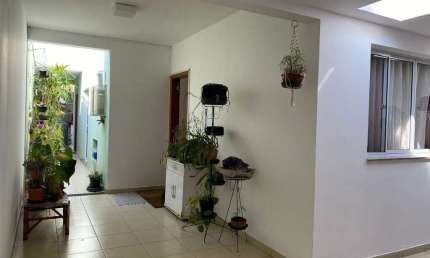 Oportunidade Única: Sobrado Amplo com Quintal e Churrasqueira FL43