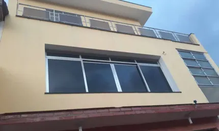 SOBRADO 3 QUARTOS 3 BANH 4 VAGAS                 FL21