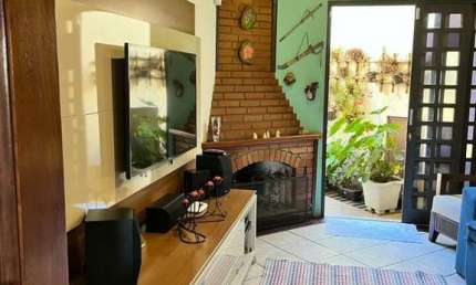 Vendo lindo sobrado, 3 dorms, 1 suite, 2 vagas, churraqueira  - FL22