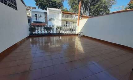 Vendo sobrado,  3 dorms, 1 suite, 2 vagas, quintal - FL22