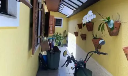 Casa Térrea de 185m² com 3 Dormitórios e 1 Suíte na Rua Coronel Serafim Leme da Silva. FL43