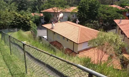 Vendo Sobrado em condomínio,  4 dorms, 2 suites, 2 vagas, churrasqueira, lazer completo - FL22