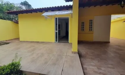 Linda casa Térrea em condomínio, Reformada, 3 suites, 5 Wc, 6 vagas e churrasqueira - FL22