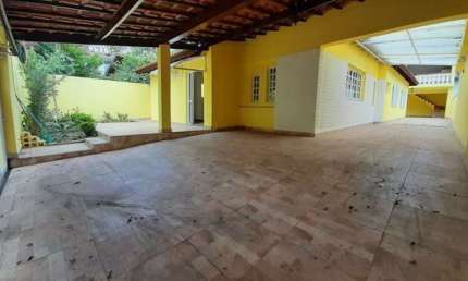 Linda casa Térrea em condomínio, Reformada, 3 suites, 5 Wc, 6 vagas e churrasqueira - FL22