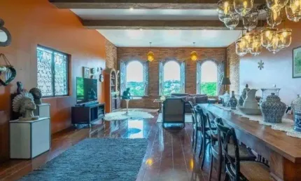 Sobrado grande muito bem localizado,3 salas 5 dorms, sendo 4 suítes, Piscina - FL22