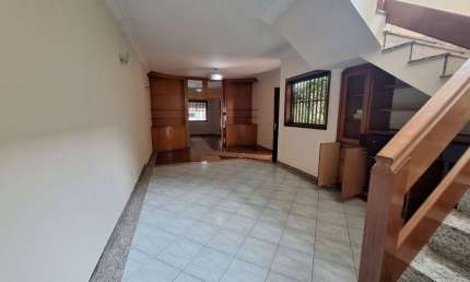 Sobrado Jardim Peri Peri: 210 metros, 4 dormitórios, 3 vagas
