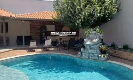 Linda casa no Pq. dos Príncipes com 4 suítes, 4 vagas, piscina. FL23