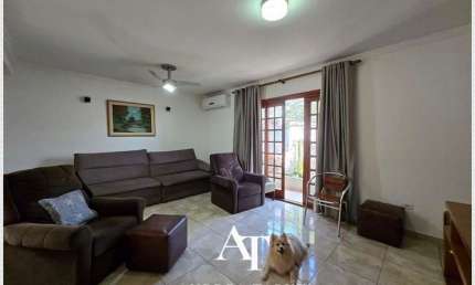 CASA TERREA NO CONJUNTO RESIDENCIAL BUTANTA - 2 DORMITORIOS COM 2 VAGAS