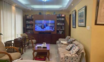 Conforto e Espaço na Avenida Rio Pequeno: Casa Térrea com 3 Suítes e Edícula! FL12