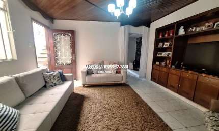Sobrado no Jaguaré com 4 dormitórios, sendo 1 suite, 3 vagas, 250m². FL23