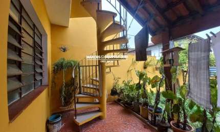 Casa Térrea no Butantã com 3 dorms, copa e cozinha, 5 vagas de garagem