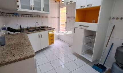 Casa c/ 5 quartos sendo 2 suítes, banheira jacuzzi, escritório moderno montado. FL23