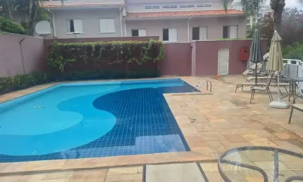 Sobrado em Condomínio com 100m², 3 Quartos, 2 Banheiros e Área Gourmet - FL12