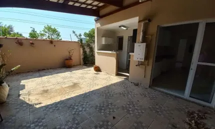 Sobrado Semi-Isolado na Vila São Silvestre, 159m², 3 Dormitórios e 4 Vagas - FL12