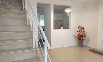 Lindo Sobrado no Jardim Arpoador, 82m², 2 Dormitórios e Armários Planejados - FL12