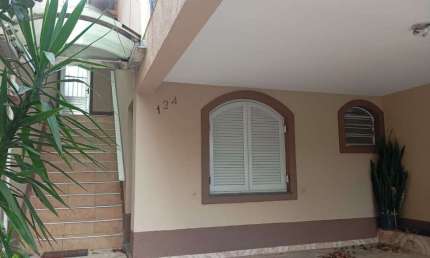 VENDA SOBRADO 125m² 03 DORMITÓRIOS 01(sUÌTE) E DUAS VAGAS DE GARAGEM - FL38