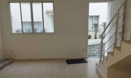 Lindo Sobrado no Jardim Arpoador, 82m², 2 Dormitórios e Armários Planejados - FL43