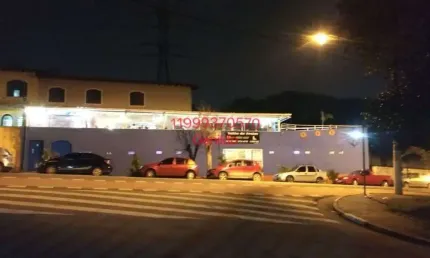 Casa de eventos montada prédio inteiro com 2 pisos de salão 3 quartos bar e brinquedo cozinha fl55