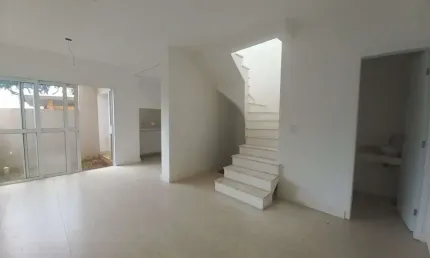 Sobrado Novo no Rio Pequeno ? 120m², 3 Dormitórios e 3 Banheiros! FL12