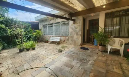 Casa Térrea no Jardim Bonfiglioli com 3 Dormitórios, Edícula e 2 Vagas - FL43