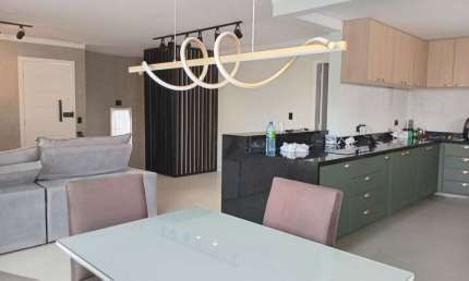 Casa Térrea de 300m² no Jardim Bonfiglioli com 3 Quartos, Suíte e 3 Vagas - FL43