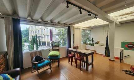 Casa Térrea de 200m² no Jardim Adhemar de Barros com 3 Quartos, Suíte e 2 Vagas - FL43