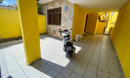 Casa térrea no Butantã ,2 Quartos,3 vagas,quintal. FL13