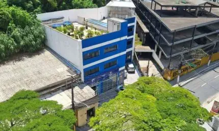 Sala comercial para alugar na Rua João Santucci, 303, Vila Santa Luzia, Taboão da Serra