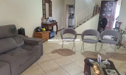 Casa à Venda no Jardim Peri Peri ? 169m², 4 Dormitórios, 2 Suítes, 2 vagas. FL23