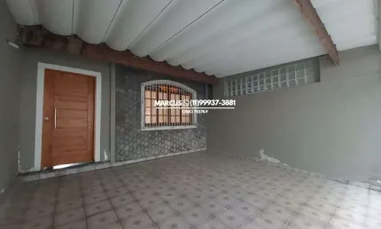 Casa térrea com 3 quartos, sendo 1 com suíte, 2 vagas de garagem. FL23