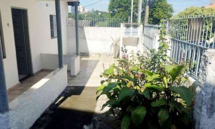 Casa com 3 quartos para alugar na Rua Ernesto Brodella, 431, Vila Universitária, São Paulo
