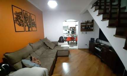 Sobrado Aconchegante ? 82m², 2 Dormitórios e 2 Vagas! FL12