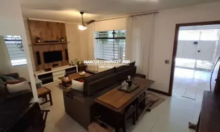 Casa no Butantã Jd. Ester com 3 quartos, 1 suíte, 2 vagas, terraço. FL23