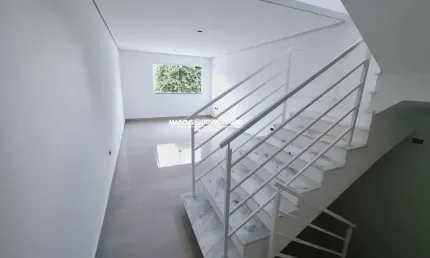 Casa nova no Bela Vista Osasco com 3 suítes, 4 vagas. FL23