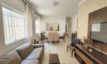 CASA TERREA 250m² de TERRENO - 3 DORMITORIOS (1 SUITE) COM 3 VAGAS-FL38