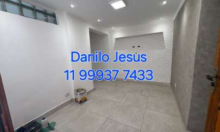 Casa com 2 dormitórios, 2 banheiros e 1 vaga compartilhada. FL51