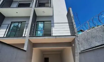 Casa em condomínio fechado com 3 quartos para alugar na Rua Amália de Oliveira Vargas, 35, Cidade dos Bandeirantes, São Paulo