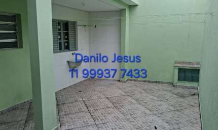 Casa com 2 dormitórios, 1 banheiro e quintal. Entrada compartilhado. FL51