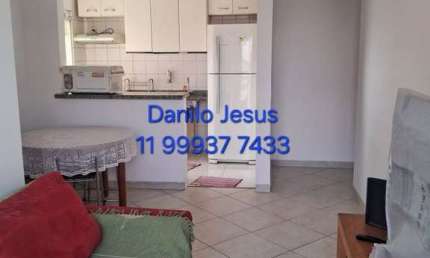 Apartamento com 3 dormitórios, 1 vaga de garagem. FL51