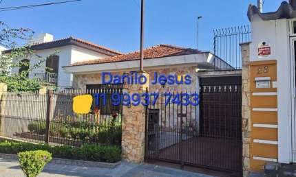 Casa com 3 dormitórios sendo 2 suítes, 5 vagas de garagem. FL51