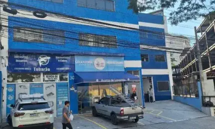 Sala comercial para alugar na Rua João Santucci, 503, Vila Santa Luzia, Taboão da Serra