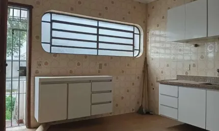 CASA VENDA 300m³  03 DORMITÓRIOS SENDO 01 SUÍTE E DUAS VAGAS DE GARAGENS - FL38
