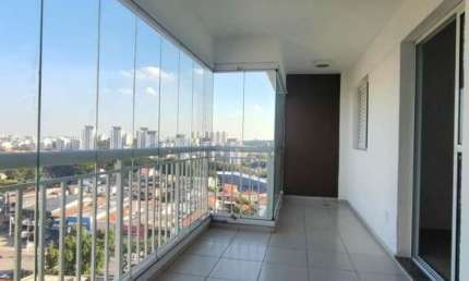 Apartamento grande bem localizado no centro do Bonfiglioli, com mercado e comércio.