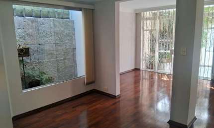 CASA  3 QUARTOS 1 SUÍTE 4 VAGAS 200m2 NO BUTANTÃ. FL64