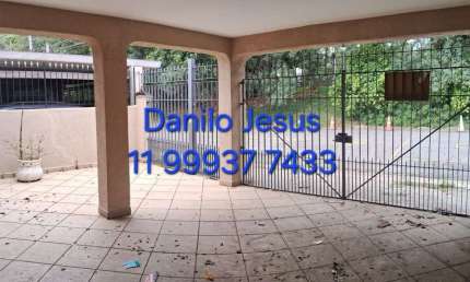 Casa térrea com 2 dormitórios, 2 vagas e edicula. FL51