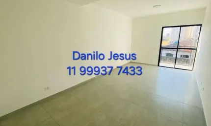 Casa com 3 dormitórios, 2 banheiros e 2 vagas. FL51