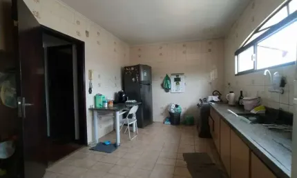 VENDA  SOBRADO 04 QUARTOS  UMA SUÍTE E  04 BANHEIROS , 200 m²  FL38