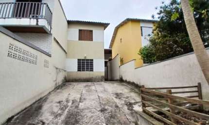 Casa Sobrado para alugar com 3 quartos - Cotia - FL63